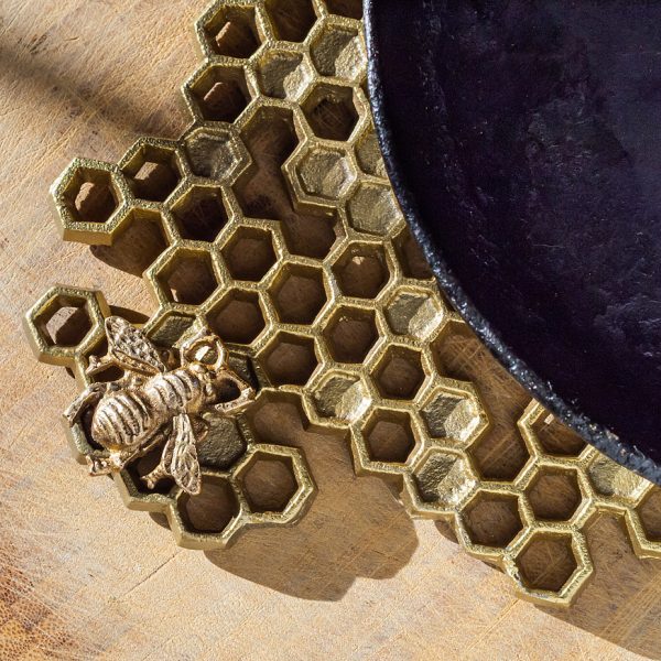 Trivet Bee